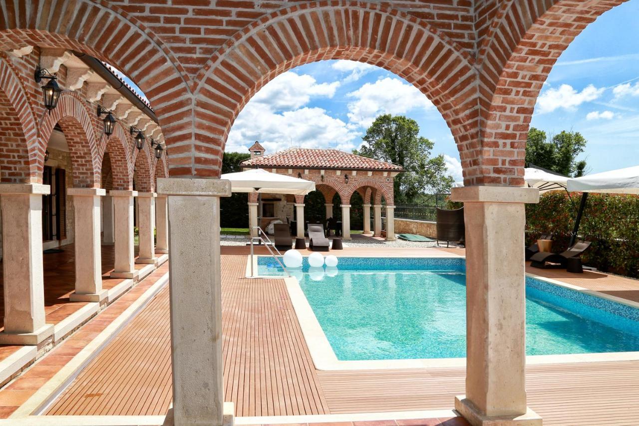 Villa Carolus-Luxurious Istrian Villa Barat  Exteriér fotografie